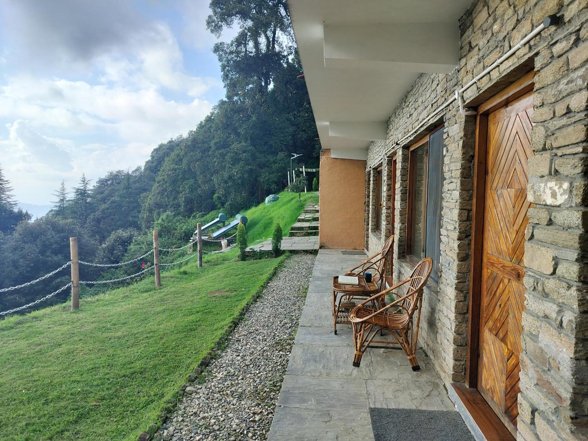 Simba Jungle Lodge, Binsar Wildlife Sanctuary Buitenkant foto