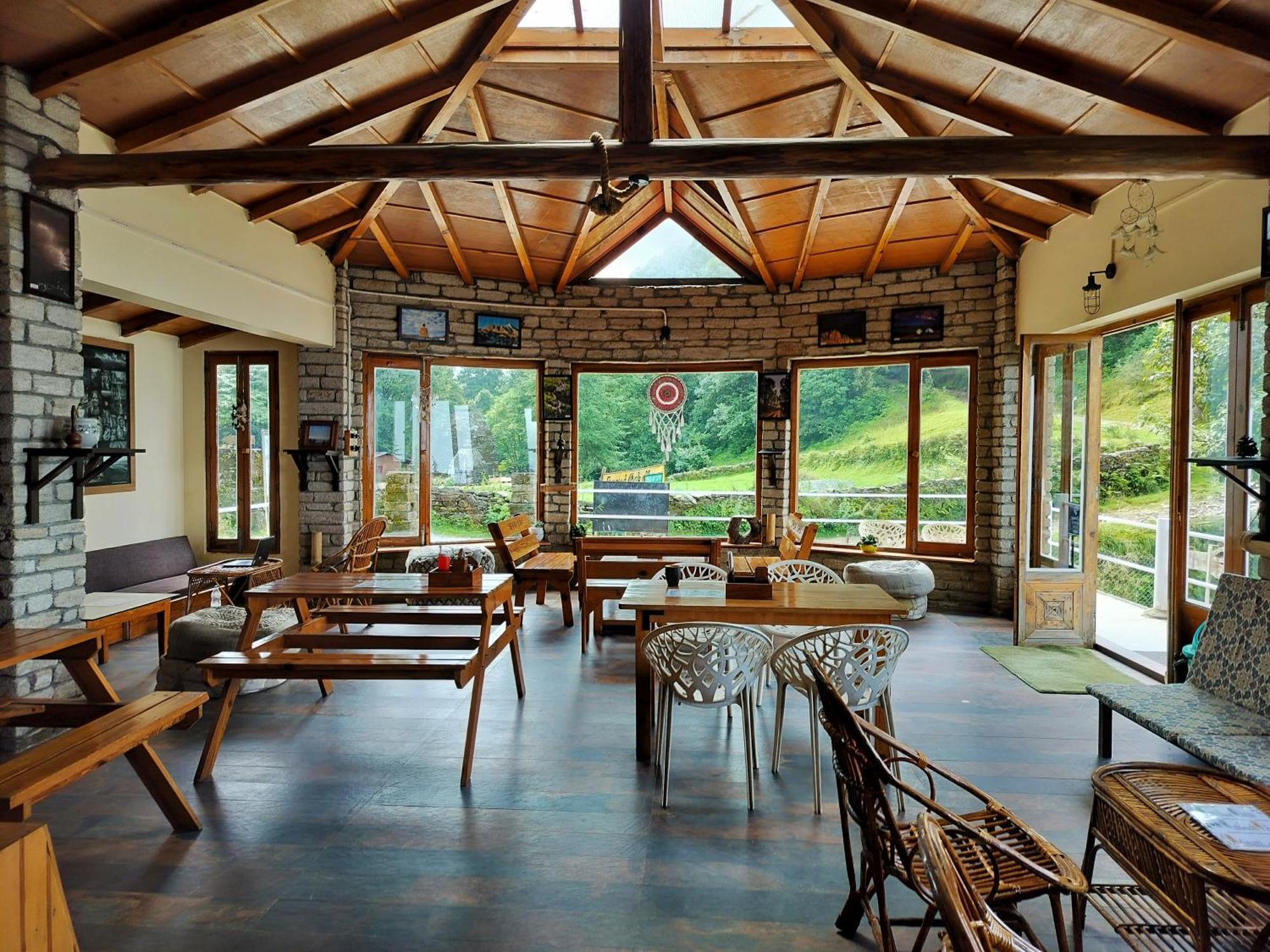Simba Jungle Lodge, Binsar Wildlife Sanctuary Buitenkant foto